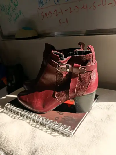 Botines rojos de cuero BOTERO - miniatura 3