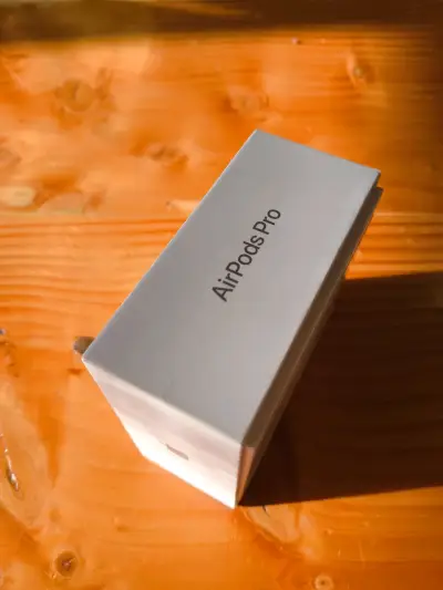 Estuche de carga para Airpods Pro 2 (con caja) - miniatura 2