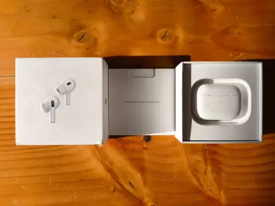 Estuche de carga para Airpods Pro 2 (con caja) - miniatura 3