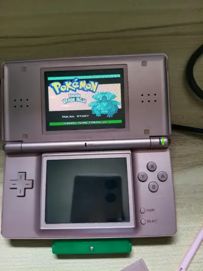 Consola Nintendo DS rosa con juego - miniatura 4