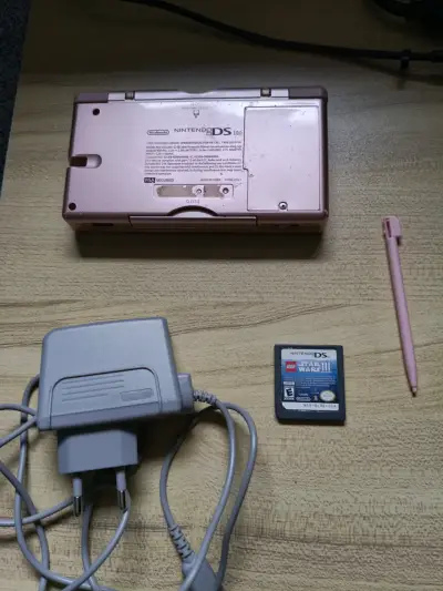 Consola Nintendo DS rosa con juego - miniatura 6
