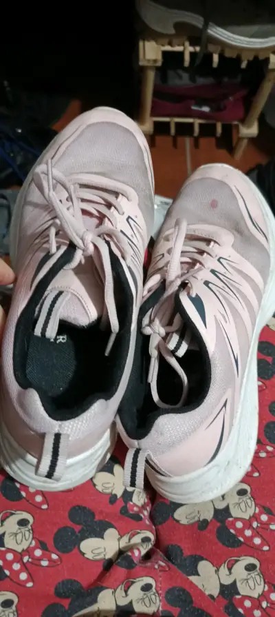 Zapatillas deportivas rosadas - miniatura 1