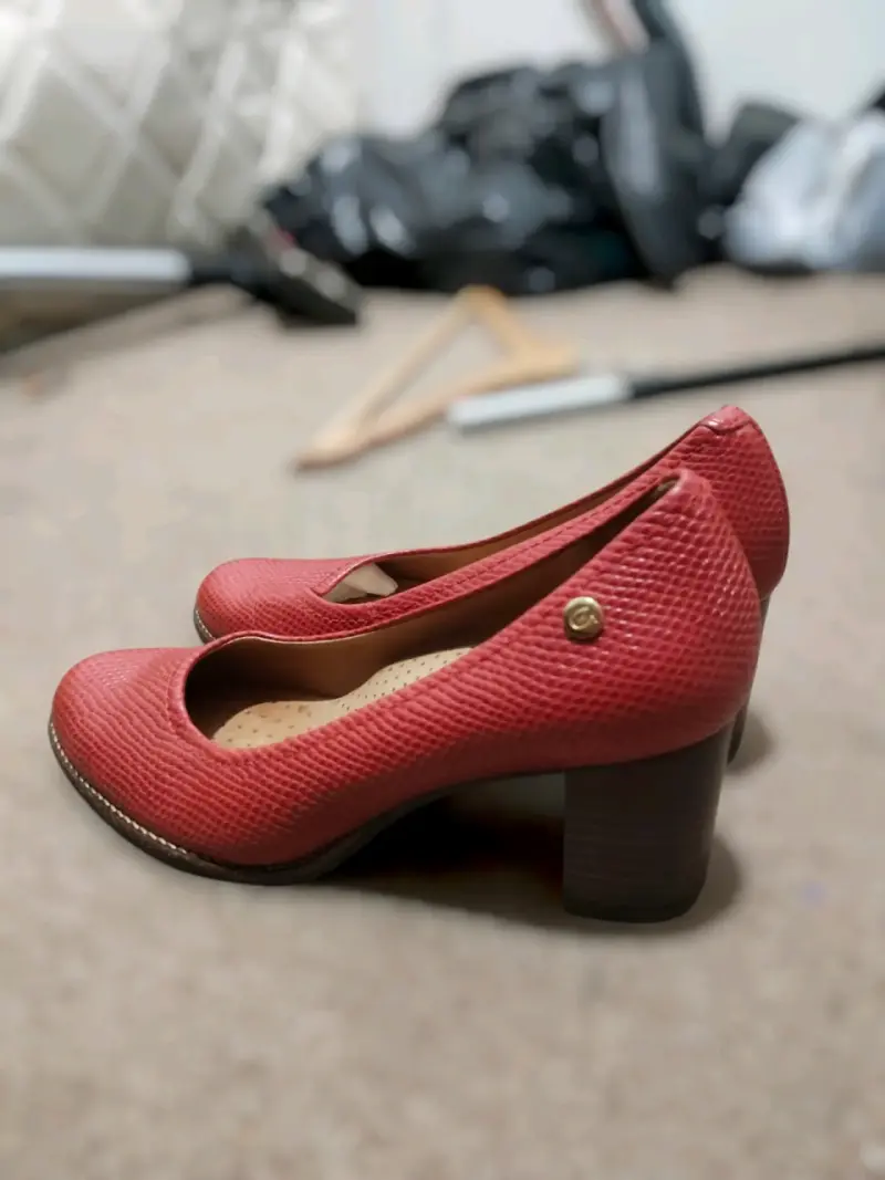 Zapatos de tacón rojo texturizados - 3