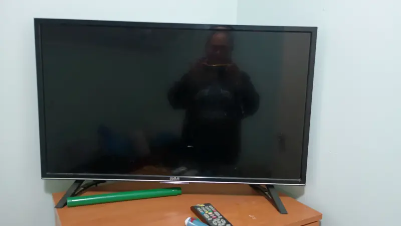 Televisor RCA 32 pulgadas con control - 2