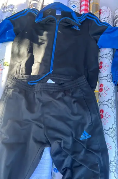 CONJUNTO BUZO ADIDAS PERFORMANCE (NEGRO/AZUL REY - miniatura 1