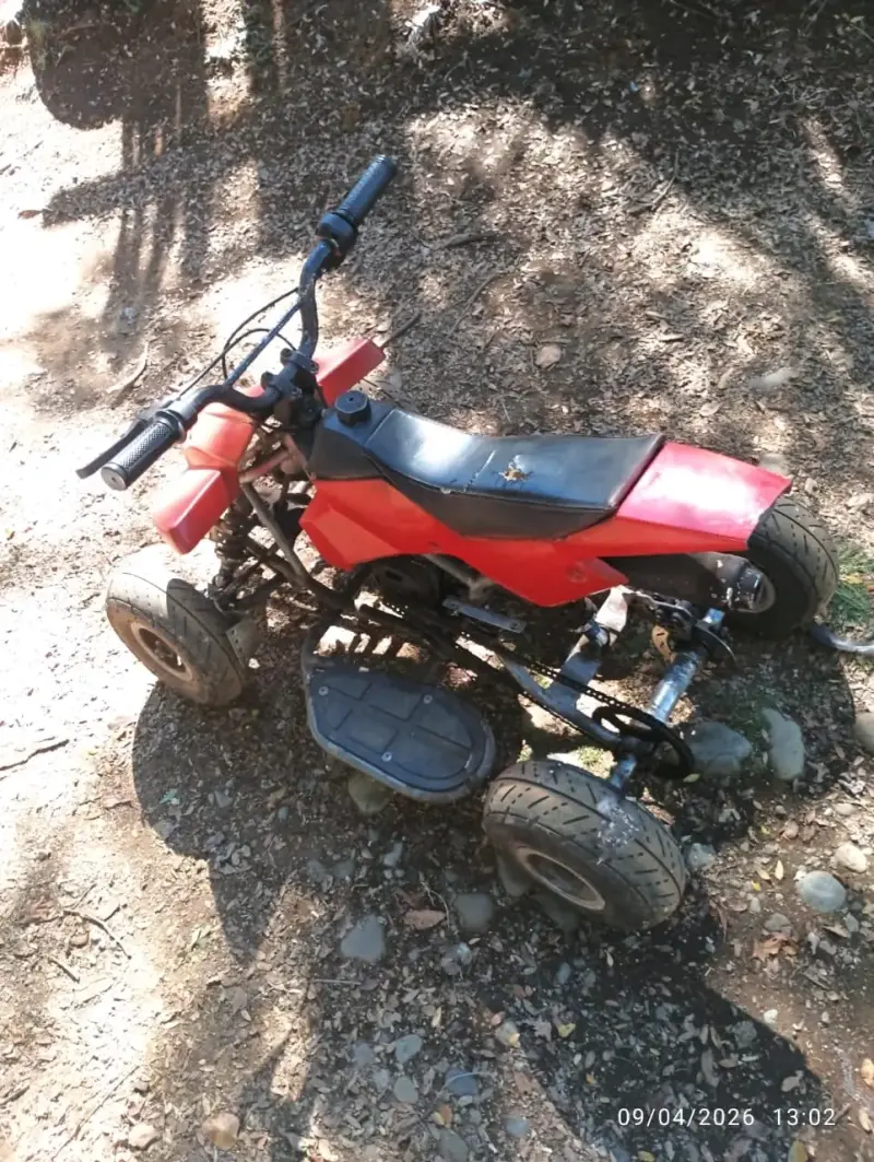 Mini cuatrimoto roja usada - 3