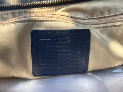 Se vende hermosa cartera Coach vintage Og - miniatura 4