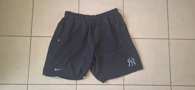 Shorts deportivos negros Nike - 1