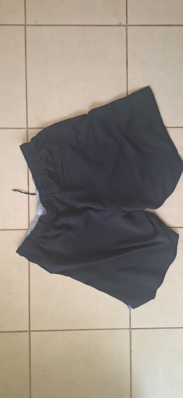 Shorts deportivos negros Nike - 2