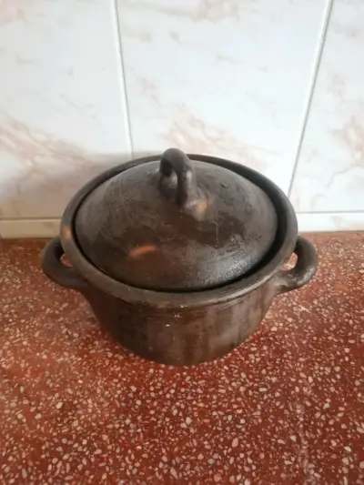 Olla de greda con tapa 2 L - miniatura 2