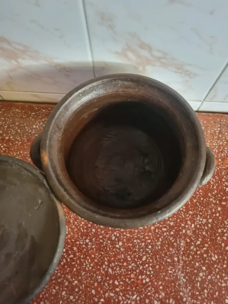 Olla de greda con tapa 2 L - 3