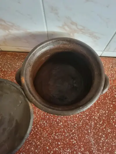 Olla de greda con tapa 2 L - miniatura 3