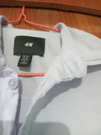 Camisa H&M color celeste - miniatura 3
