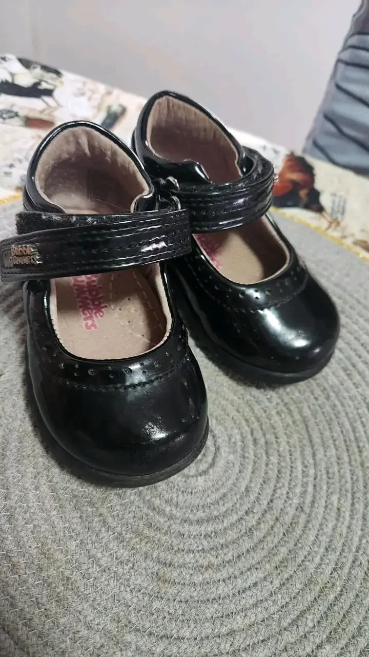 Zapatos negros de charol para niños - 1