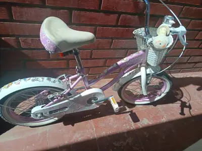 Bicicleta infantil Hello Kitty - miniatura 2