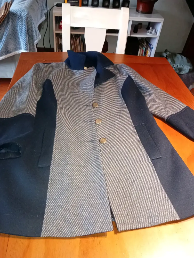 Abrigo elegante azul y gris - 6
