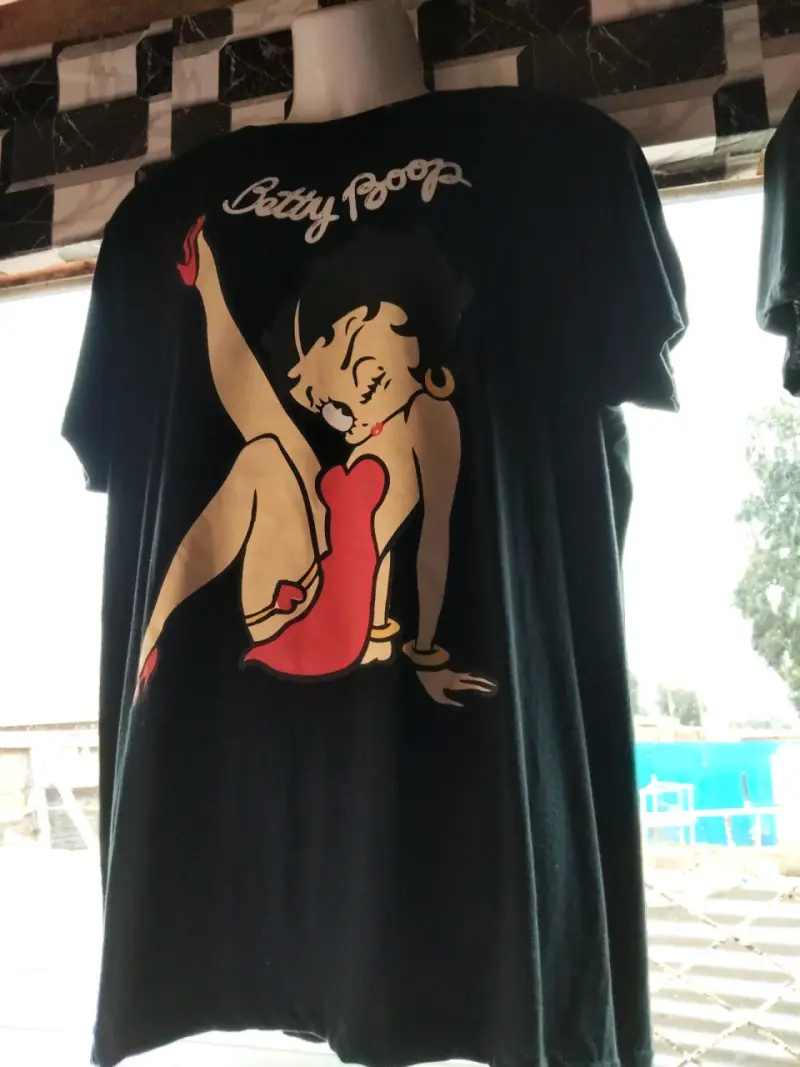 Polera negra Betty Boop