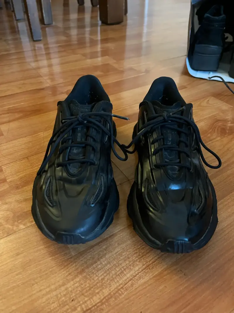 Zapatillas negras Adidas modelo ozweego celox - 3