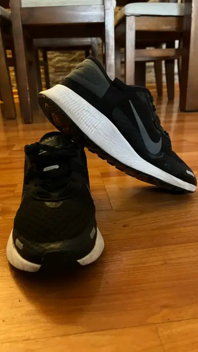 Zapatillas deportivas negras Nike - miniatura 3