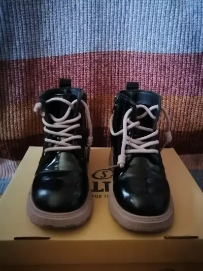 Botines negros para niños - miniatura 2