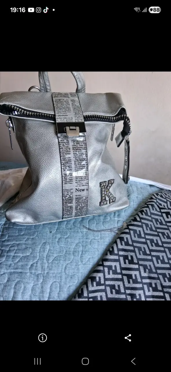 Mochila plateda