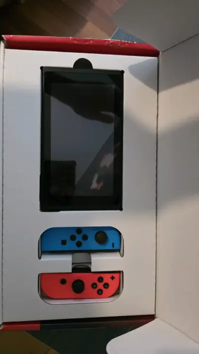 Nintendi Switch - miniatura 1