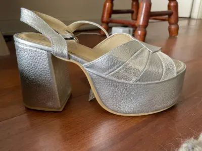 Sandalias plata con plataforma - miniatura 1