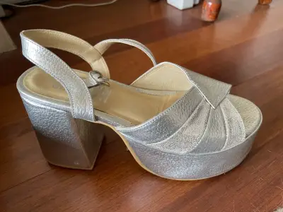 Sandalias plata con plataforma - miniatura 2