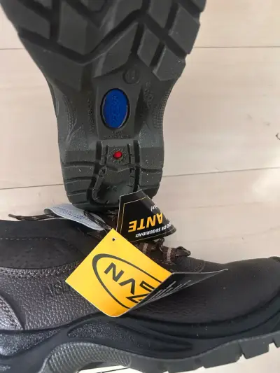 Zapatos de seguridad Nazca nuevos - miniatura 3