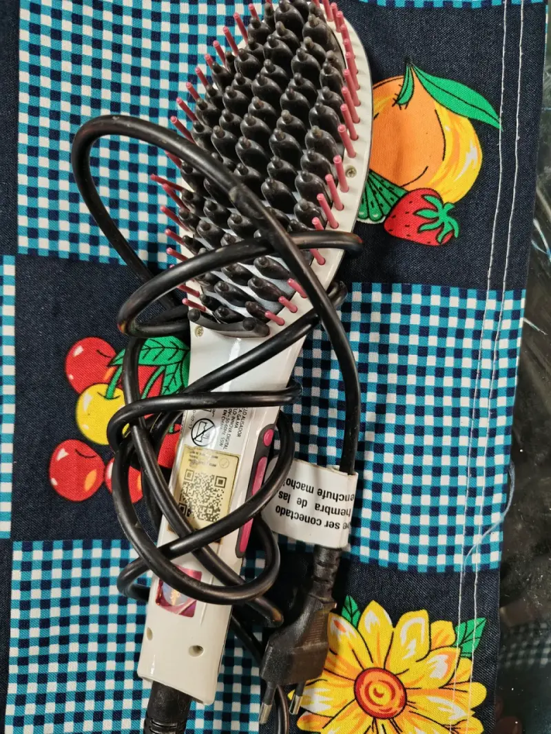 Cepillo alisador eléctrico - 1