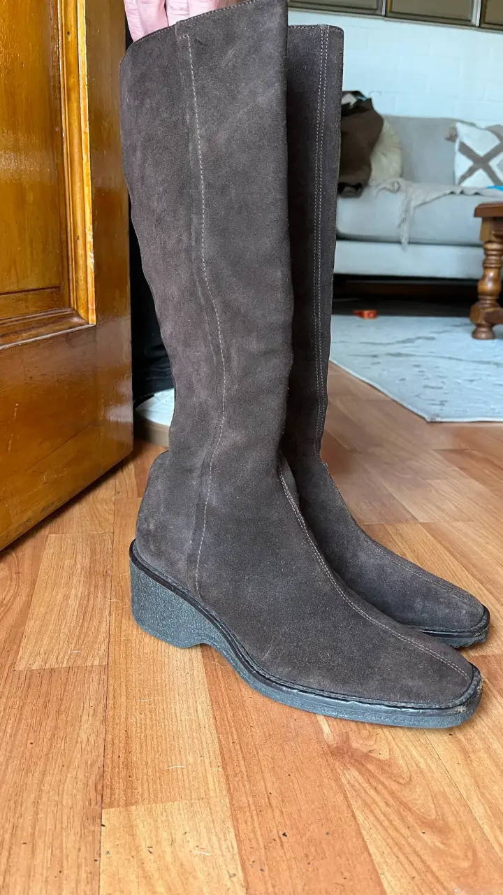 Botas largas de gamuza café - 3