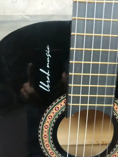 Guitarra acústica negra ibrah music. - miniatura 4