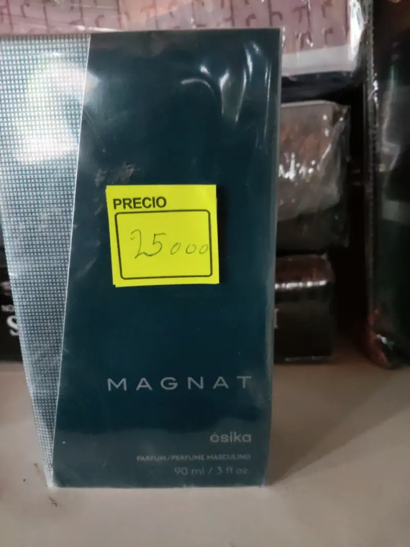 Perfume masculino Esika Magnat