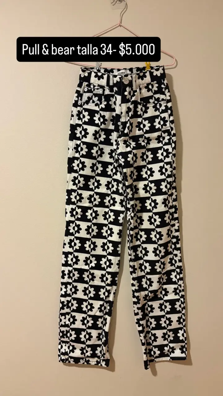 Pantalones Pull & Bear flores - 1