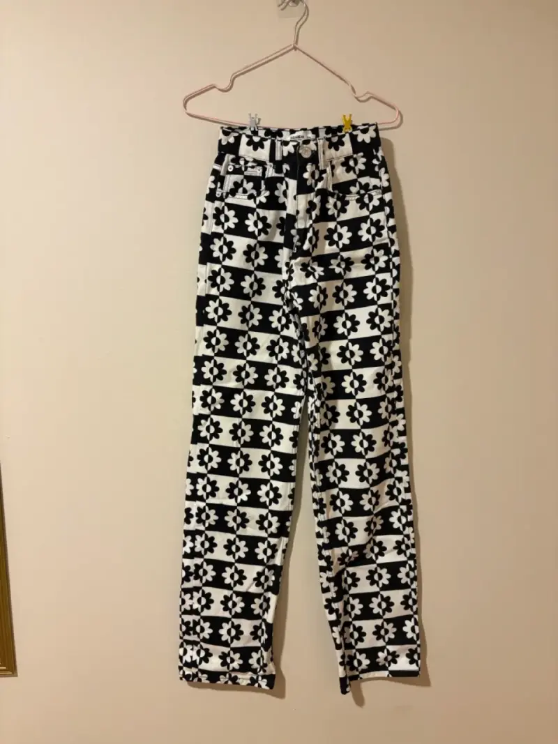 Pantalones Pull & Bear flores - 2
