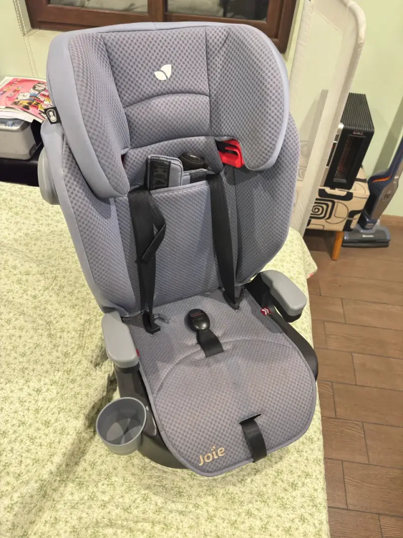 Silla de auto infantil gris Joie - 1