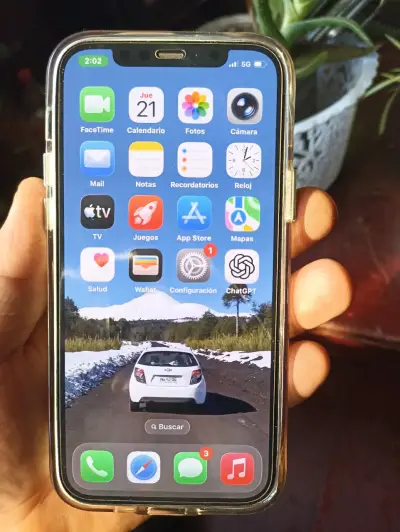 iPhone 12 verde  en buen estado - miniatura 3