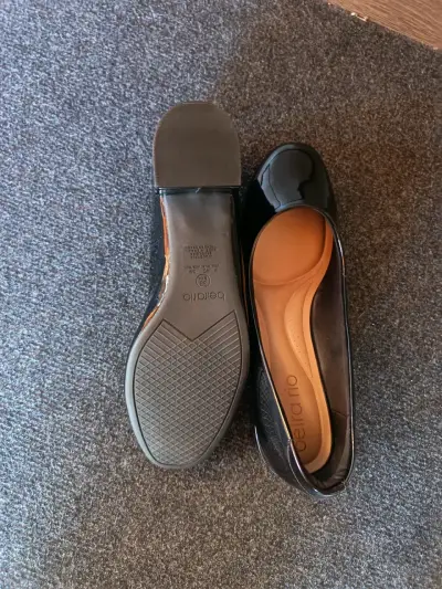 Zapatos de charol negros - miniatura 3