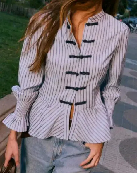 Blusa peplum rayada con hebillas - 1