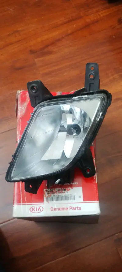 Neblinero delantero izquierdo para Kia Sportage - miniatura 1