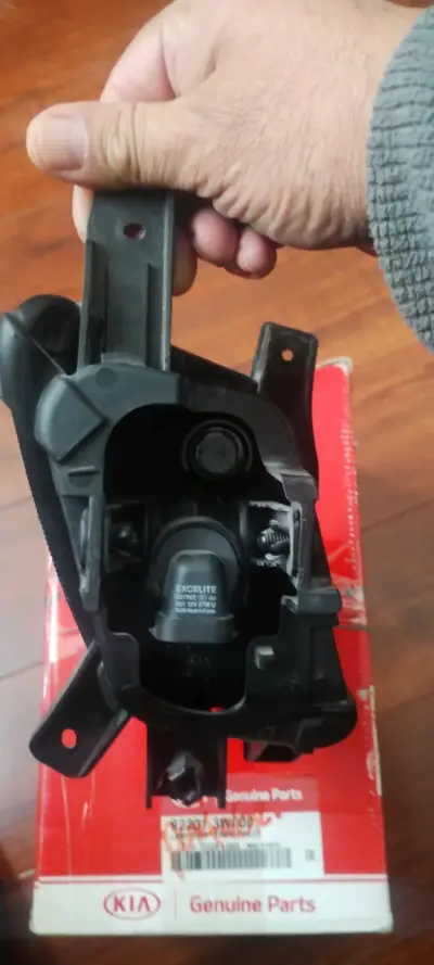 Neblinero delantero izquierdo para Kia Sportage - miniatura 2