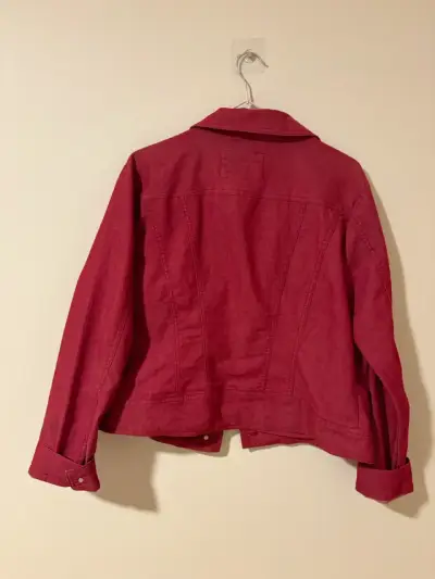 Chaqueta roja de mezclilla - miniatura 2