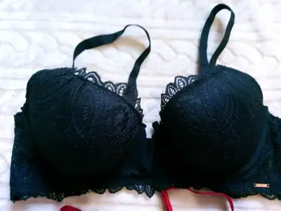 Sostenes de encaje negro y rojo - miniatura 2