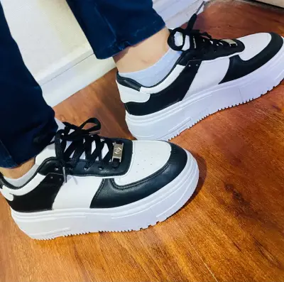 Zapatillas con plataforma blanco y negro - miniatura 1