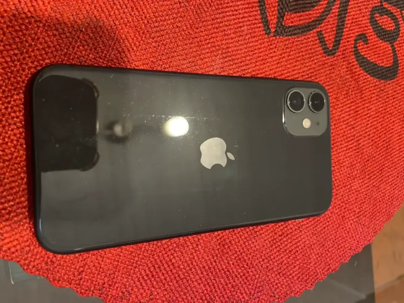 Teléfono iphone 11 negro - 2