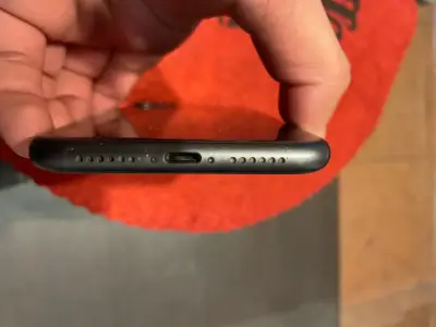 Teléfono iphone 11 negro - miniatura 4