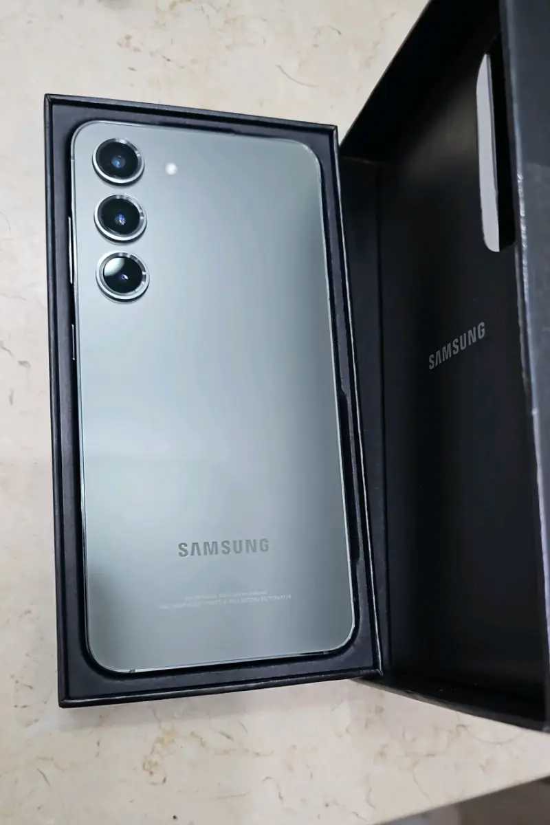 Samsung Galaxy S23 nuevo en caja - 1