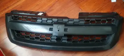 Mascara Chevrolet D Max año 2015-18 sin uso - miniatura 1