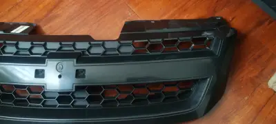 Mascara Chevrolet D Max año 2015-18 sin uso - miniatura 3