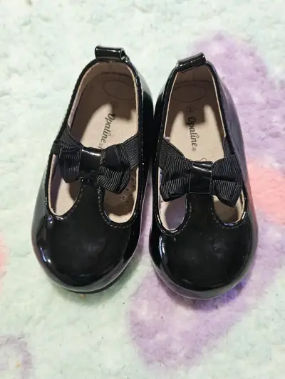 Zapatos charol negro para niña - miniatura 2